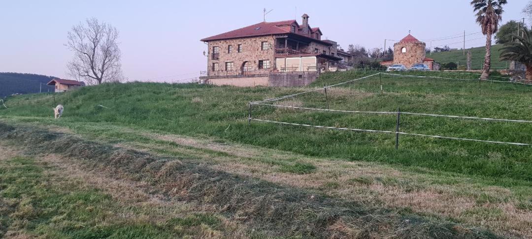 Habitaciones Y Estudios- Hotel "Posada De Cantabria El Solar" - Cenas Y Gintonic- Bar -Terraza Panoramica Galizano Εξωτερικό φωτογραφία