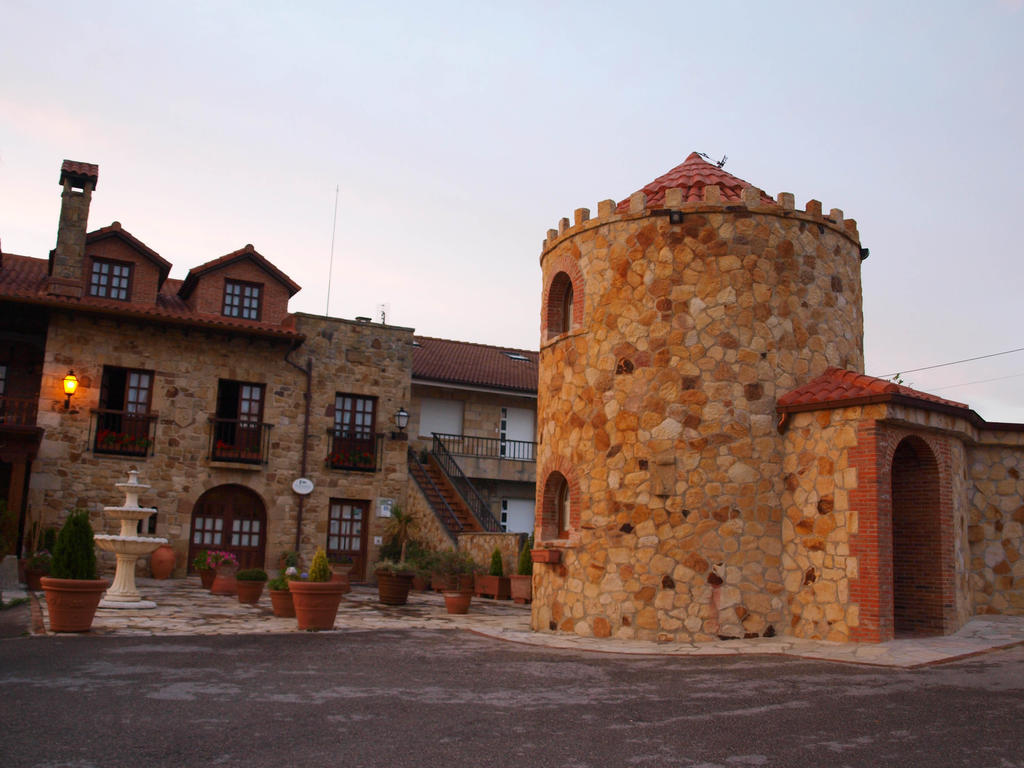 Habitaciones Y Estudios- Hotel "Posada De Cantabria El Solar" - Cenas Y Gintonic- Bar -Terraza Panoramica Galizano Εξωτερικό φωτογραφία